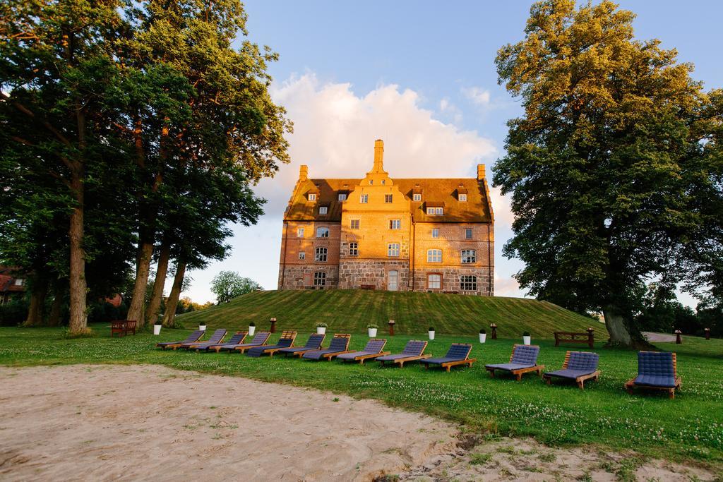 Hotel Schloss & Gut Ulrichshusen Exterior photo